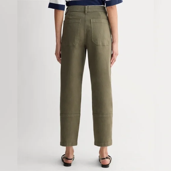 Everlane Utility Barrel Pants in Olive - Picture 3 of 12
